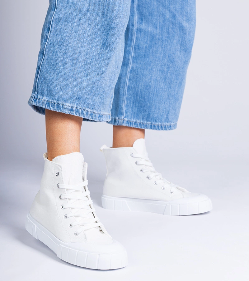 Białe trampki za kostkę