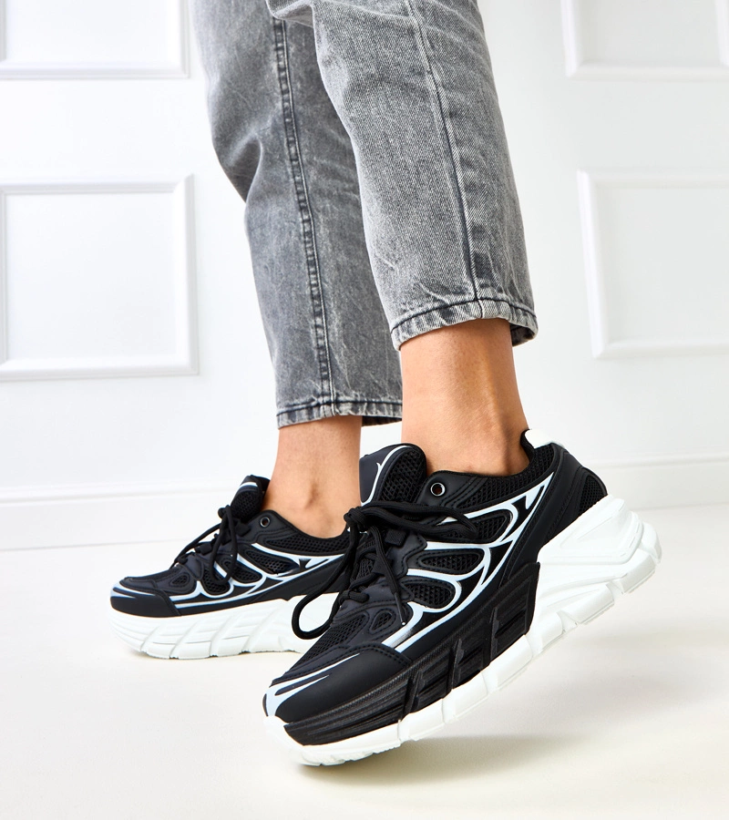 Hers Czarne sneakersy na masywnej podeszwie