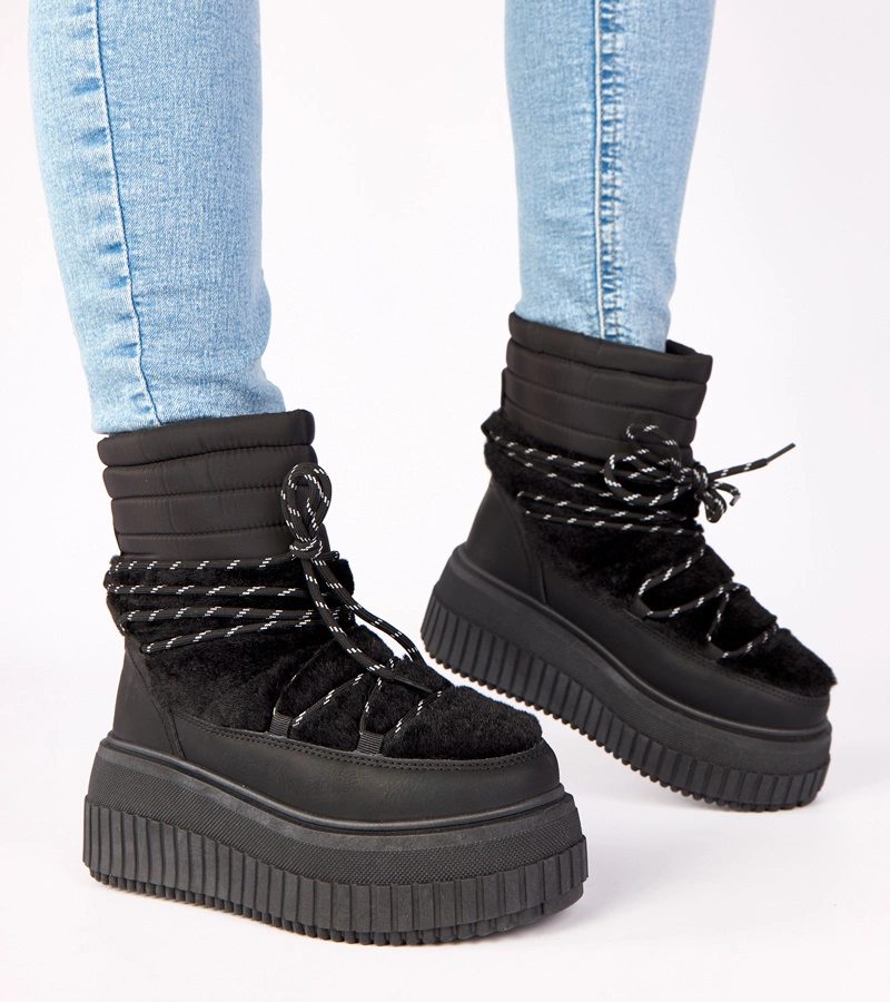 Hers Czarne śniegowce na platformie z futerkiem sznurowane