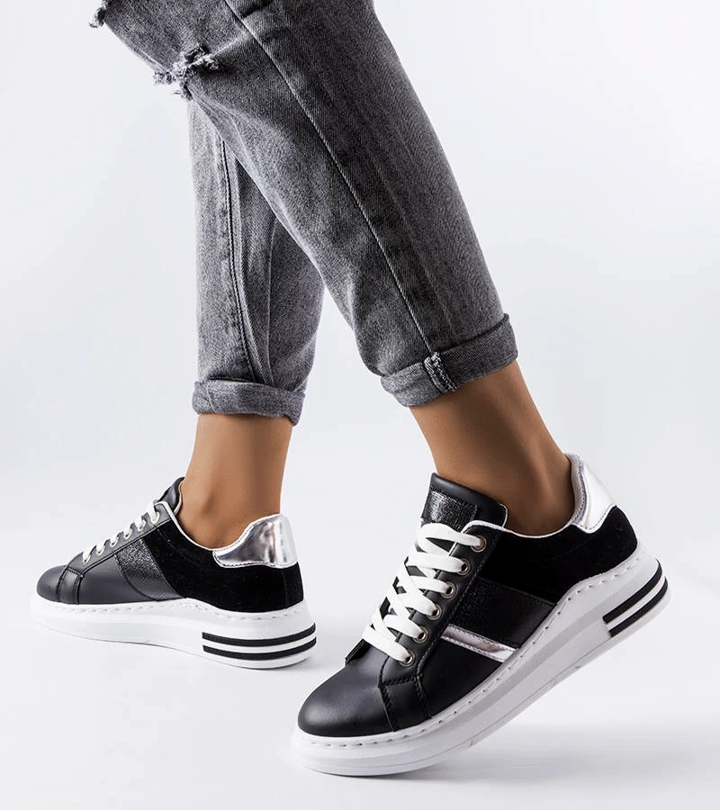 Czarne sneakersy z łączonych materiałów