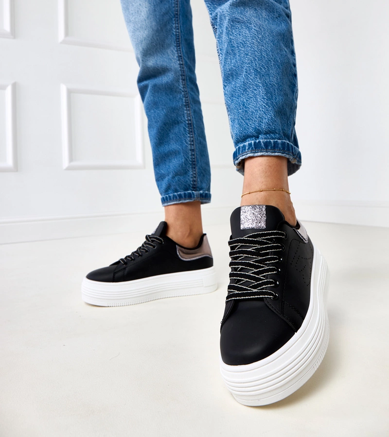 Hers damskie czarne sneakersy na platformie ze srebrną wstawką sportowe