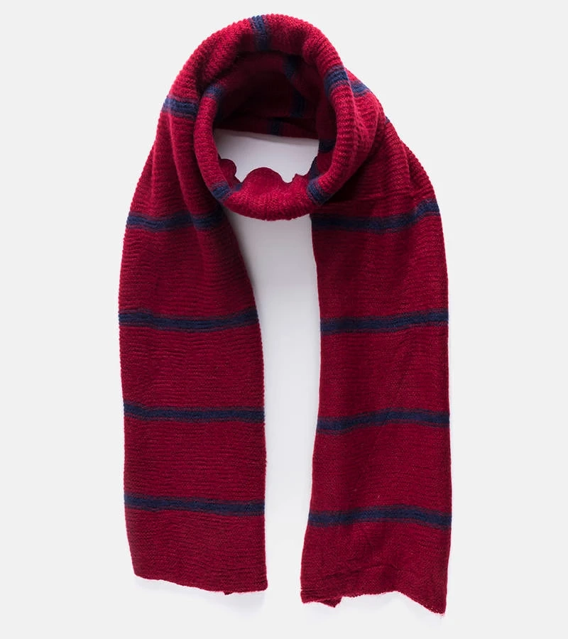 Bordowy szal w granatowe paski