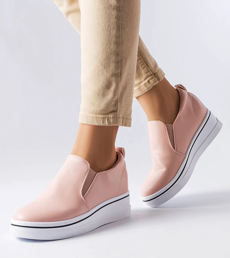 Różowe trampki na koturnie