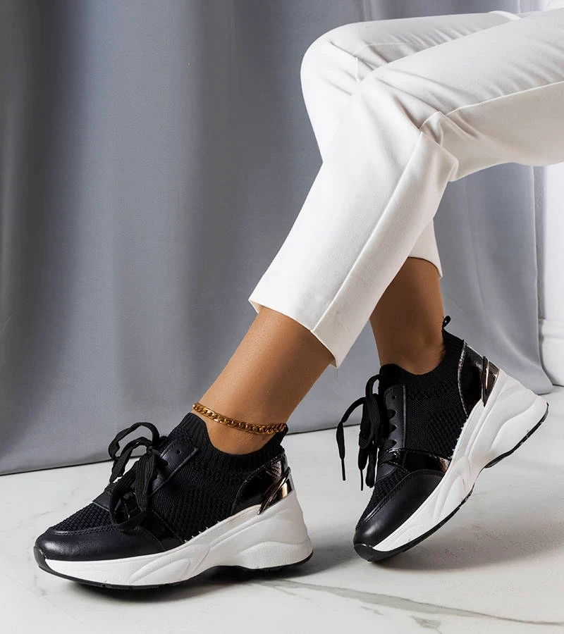 Czarne wsuwane sneakersy