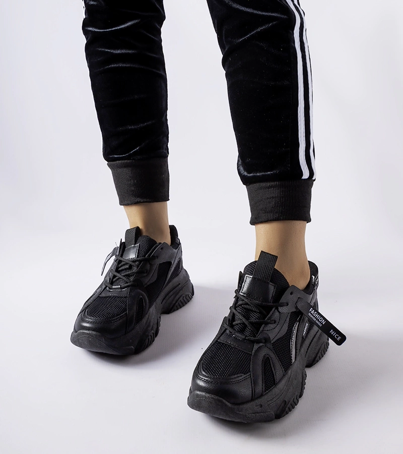 Czarne sneakersy na grubej podeszwie