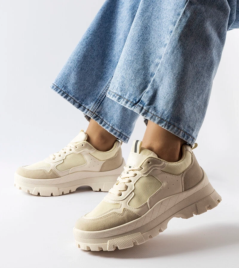 Beżowe masywne sneakersy