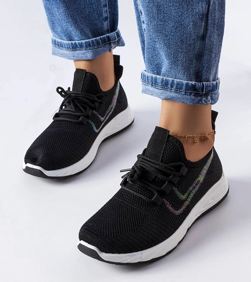 Czarne sneakersy z elastyczną cholewką
