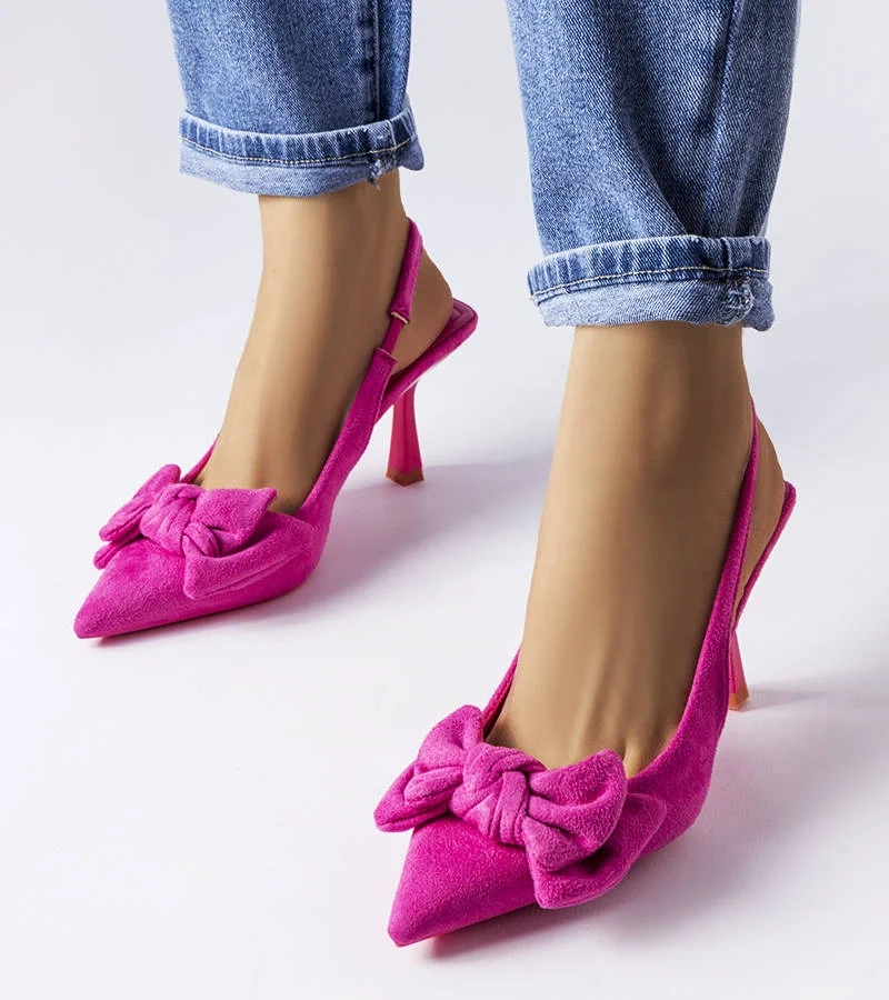 Różowe stylowe szpilki ozdobione kokardką