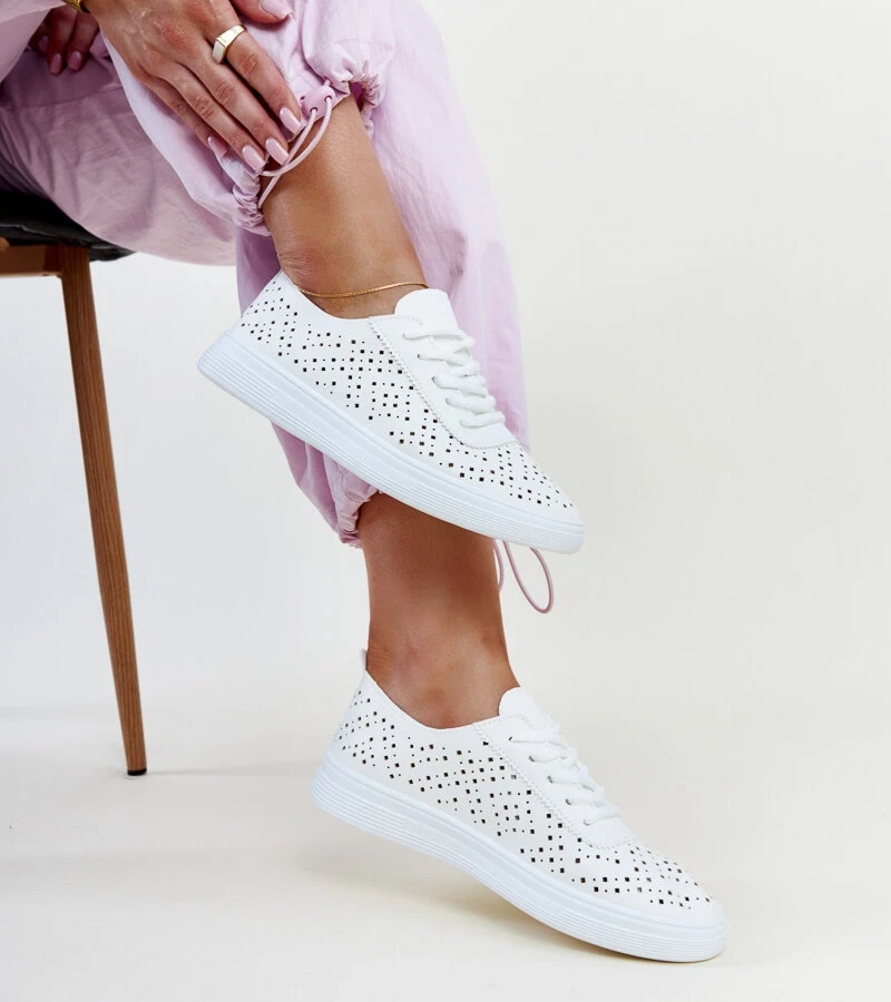 Białe ażurowe tenisówki