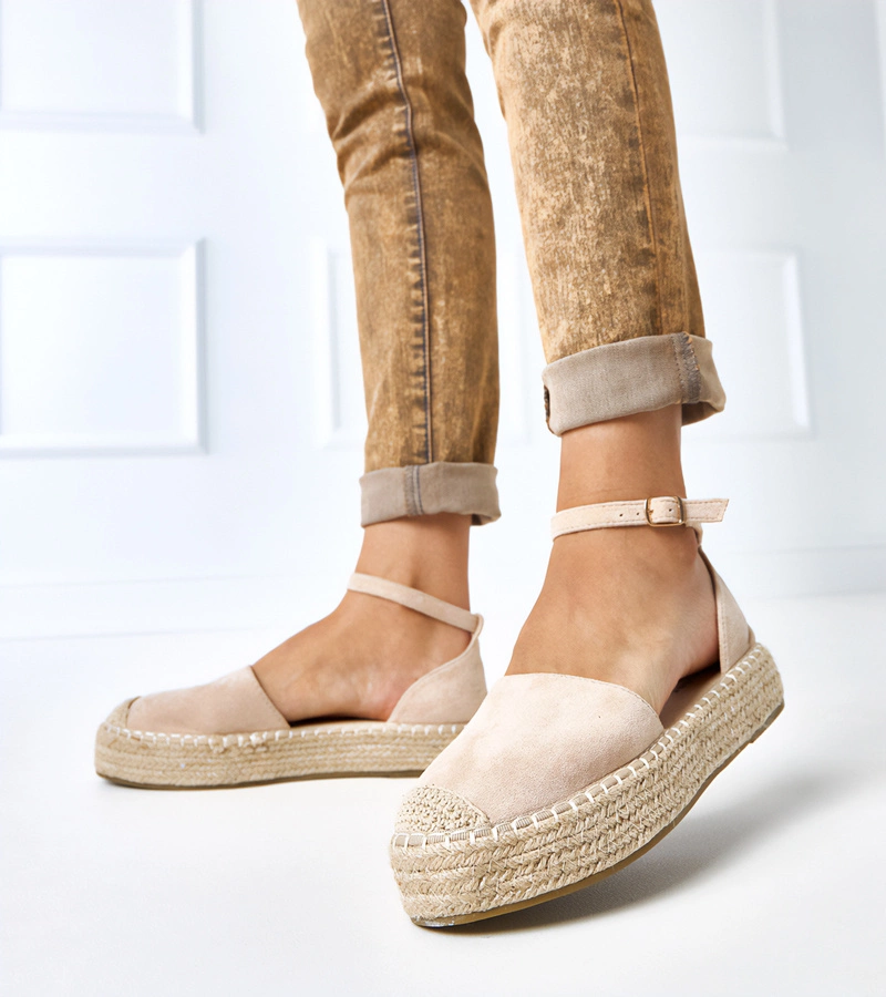 Beżowe espadryle