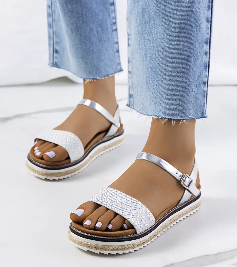 Srebrne sandały na platformie