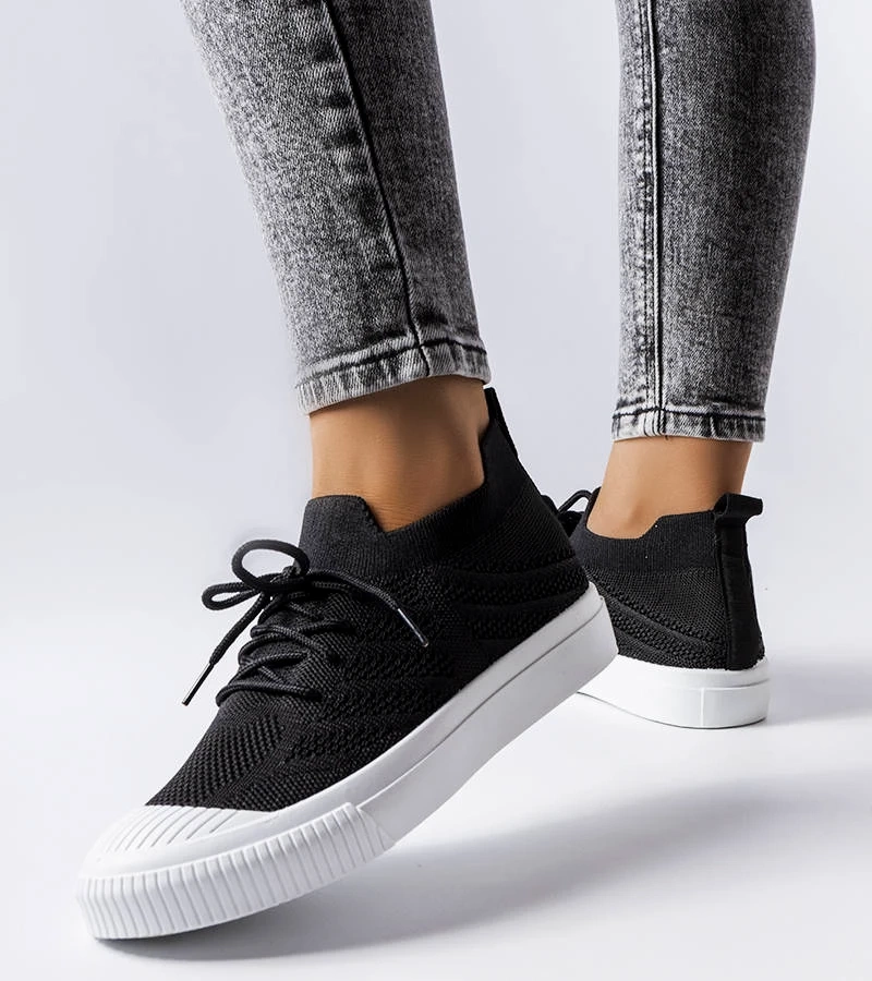 Czarne wsuwane trampki z elastyczną cholewką