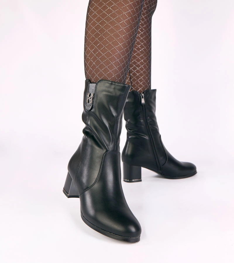 Hers Czarne botki na słupku ocieplane z cyrkoniami