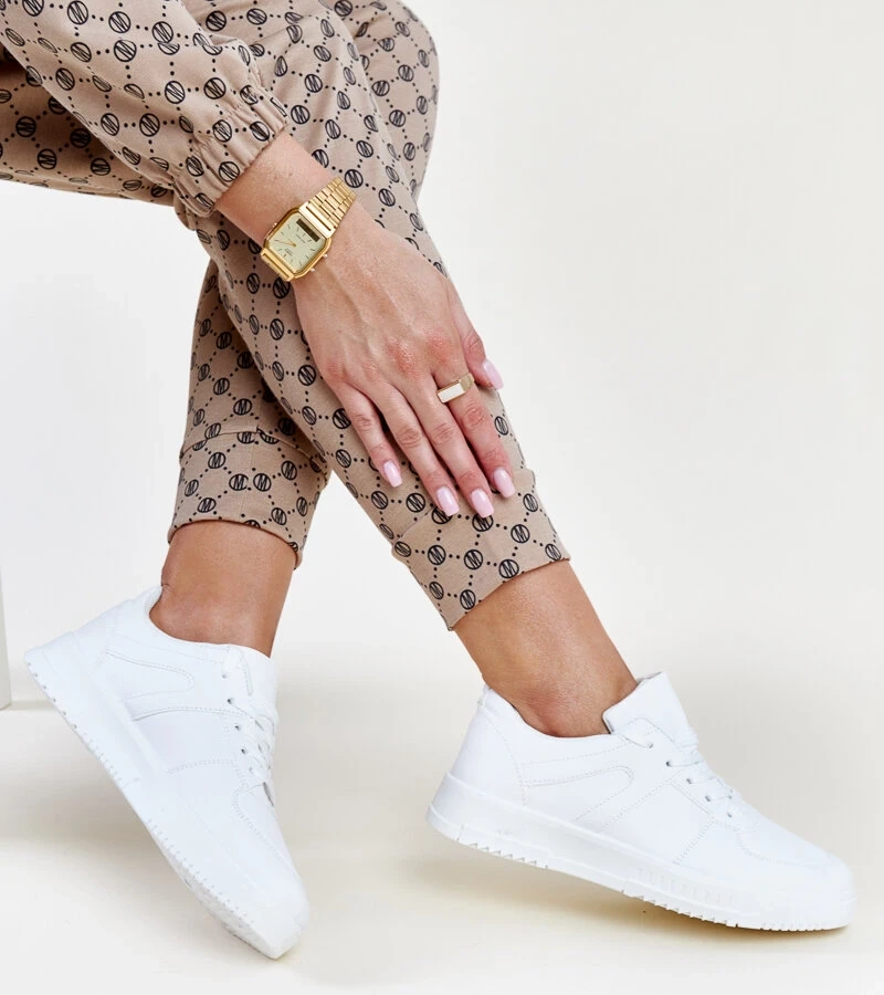 Białe sneakersy sportowe
