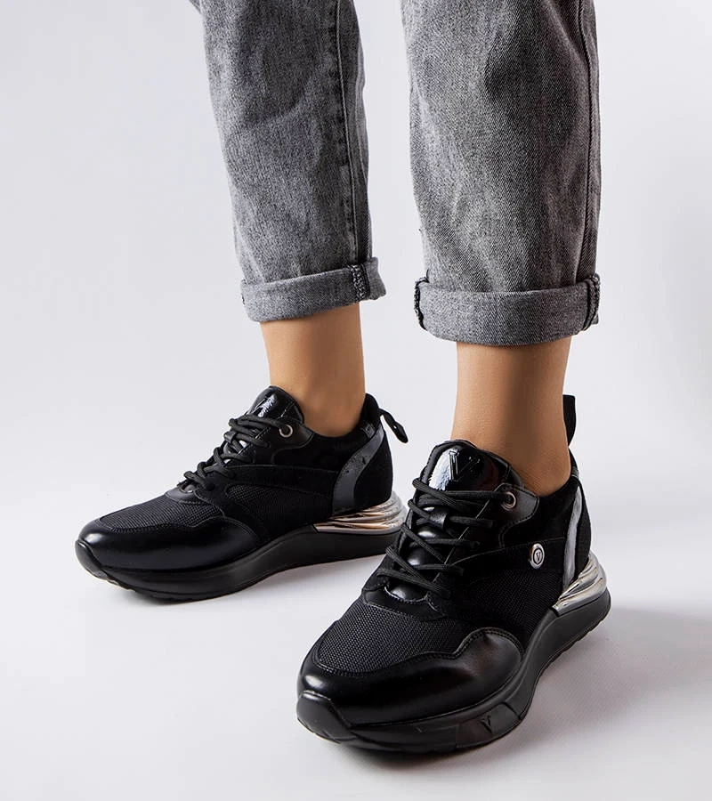 Czarne sneakersy Vinceza