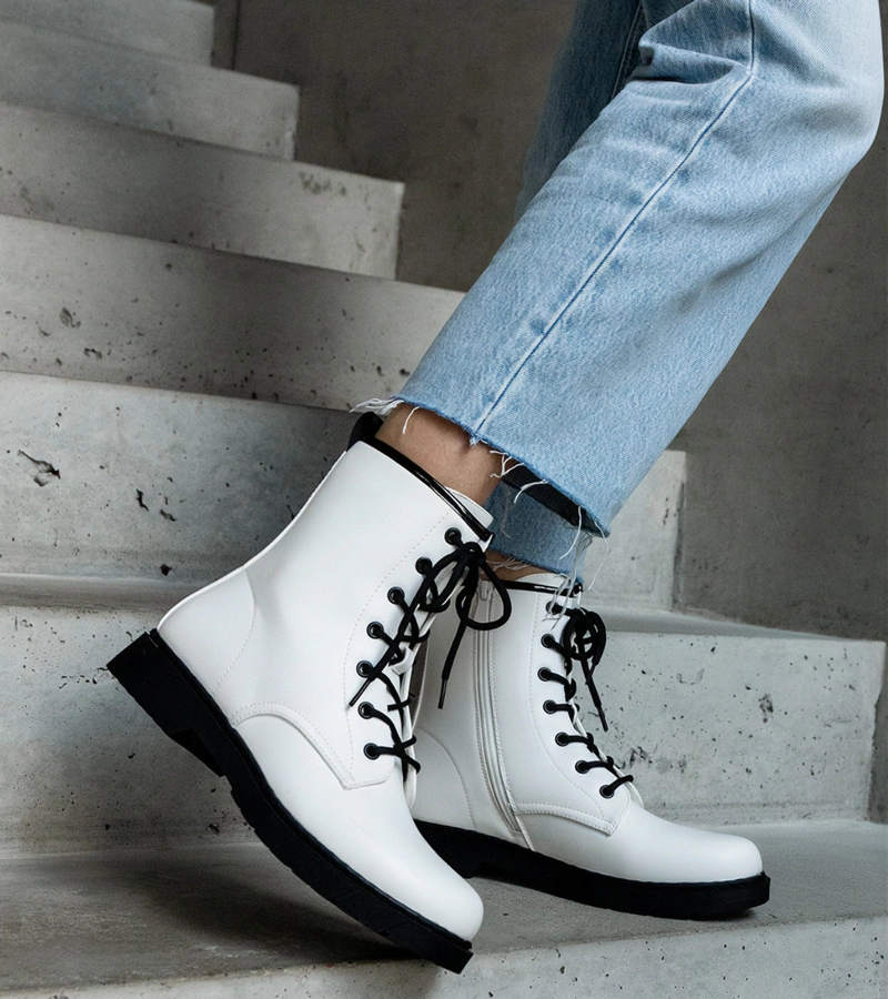 Białe ocieplane botki workery eko skóra