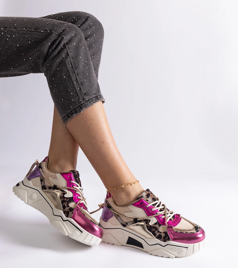 Rózowe sneakersy zdobione cyrkoniowym sznurkiem