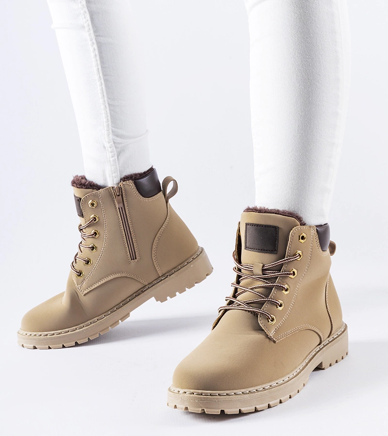 Beżowe ocieplane klasyczne workery