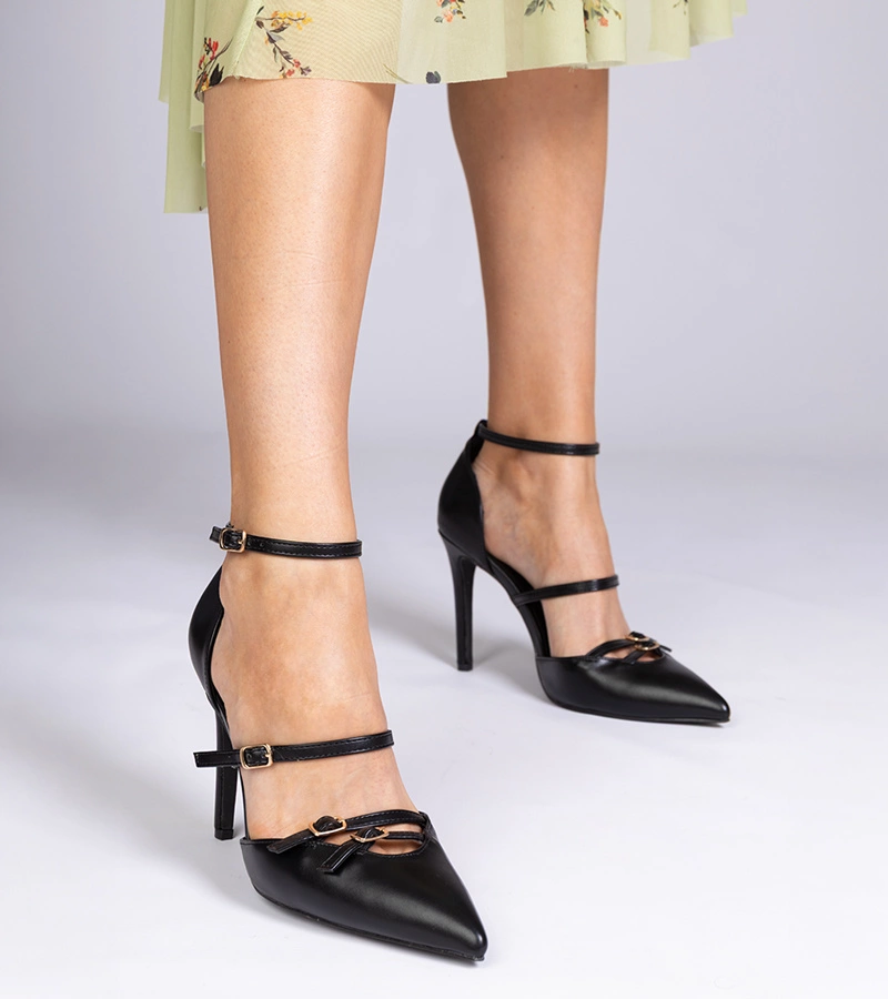 Hers Czarne czółenka na szpilce zapinane wokół kostki