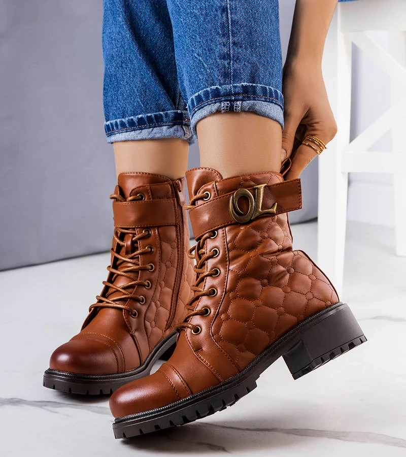 Brązowe ocieplane traperki pikowane