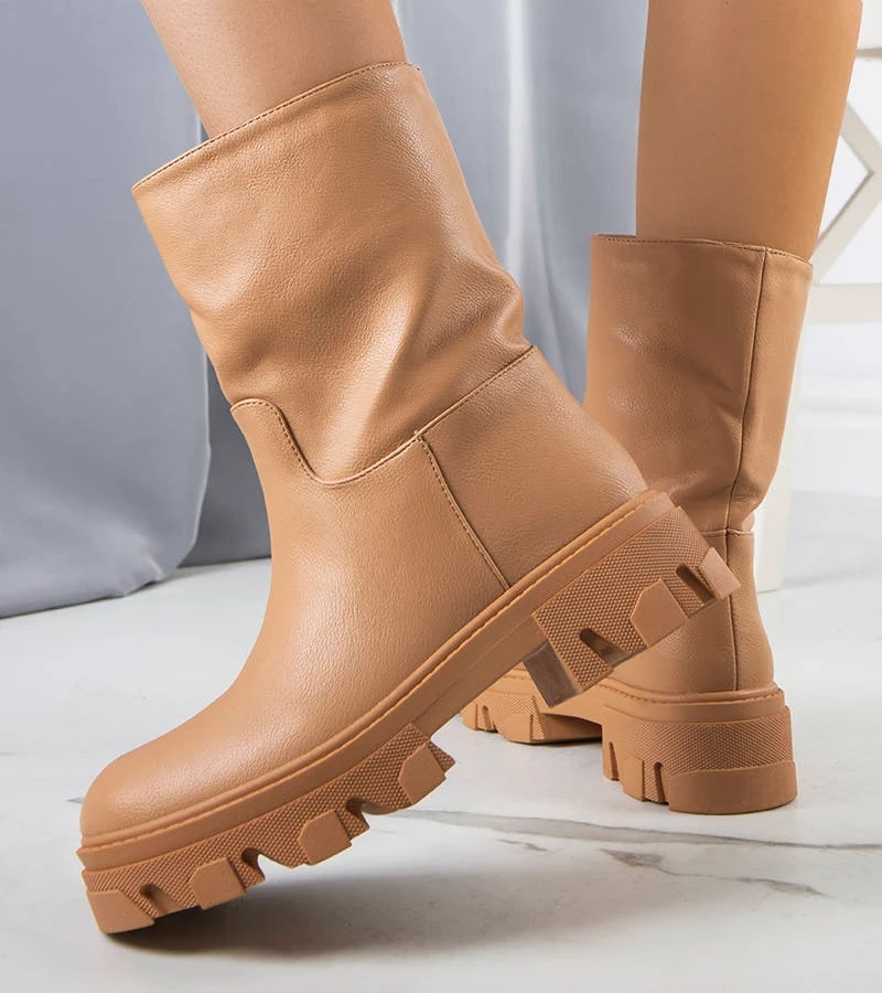 Brązowe ocieplane botki damskie