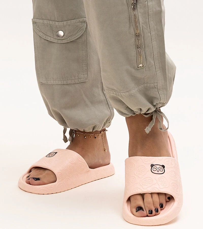 Różowe piankowe klapki