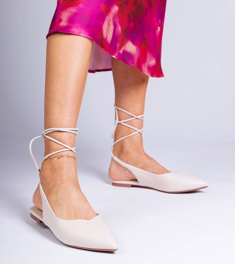 Hers Beżowe czółenka na płaskim obcasie z ekoskóry