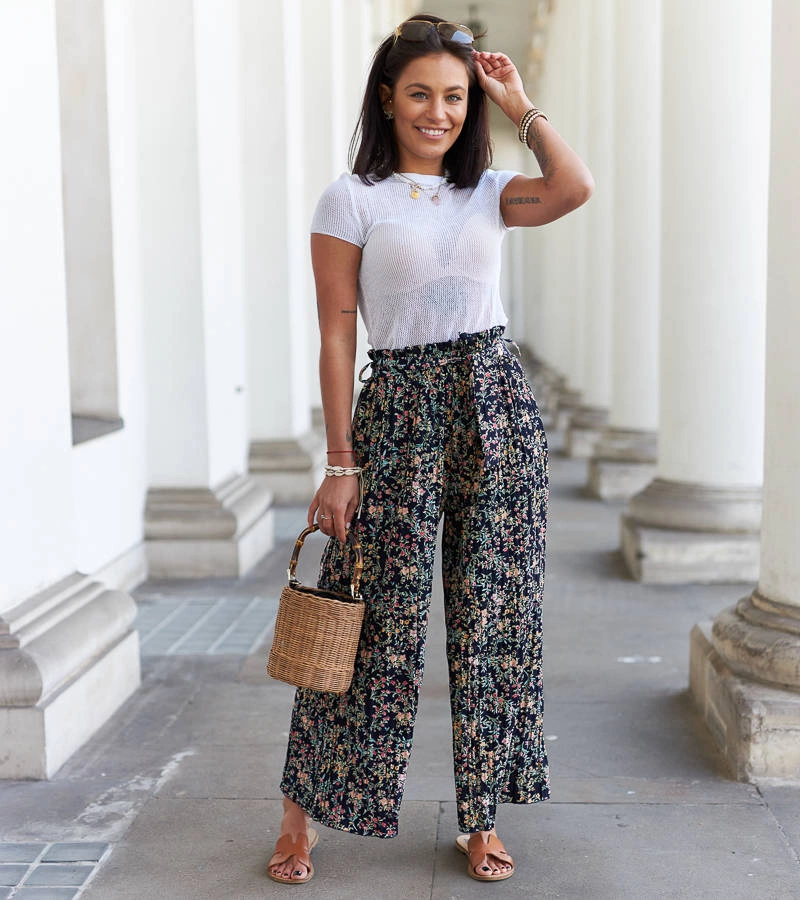 Zielone plisowane spodnie o swobodnym fasonie