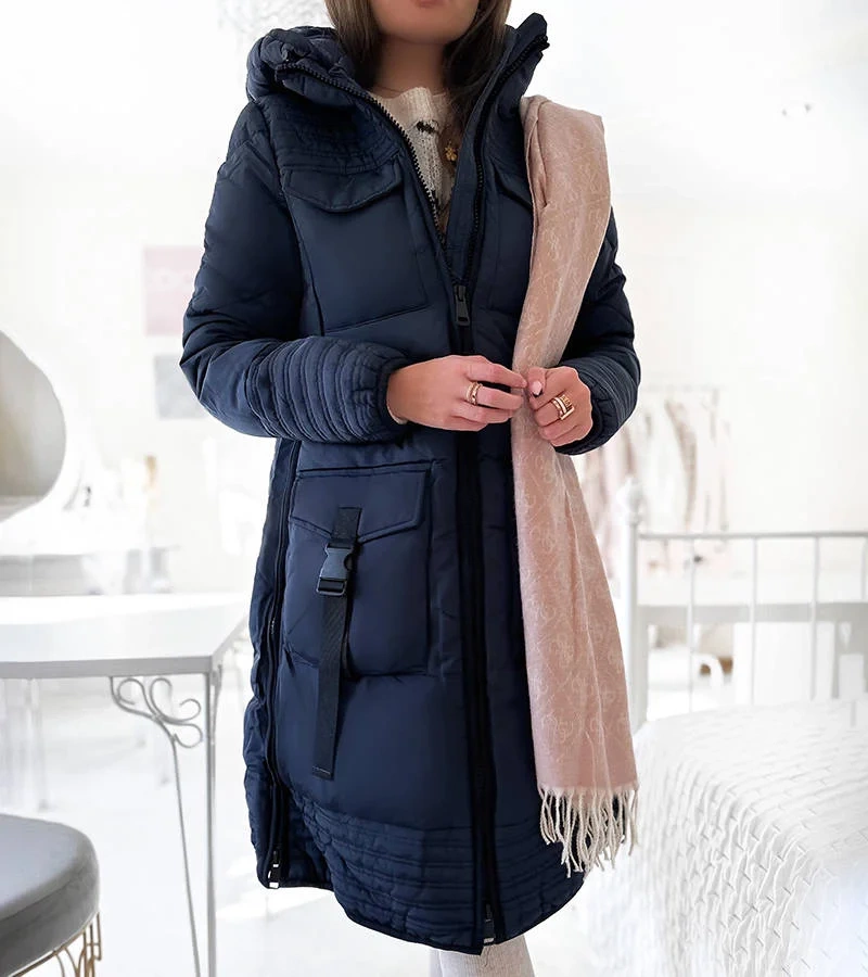 Granatowy taliowany płaszcz