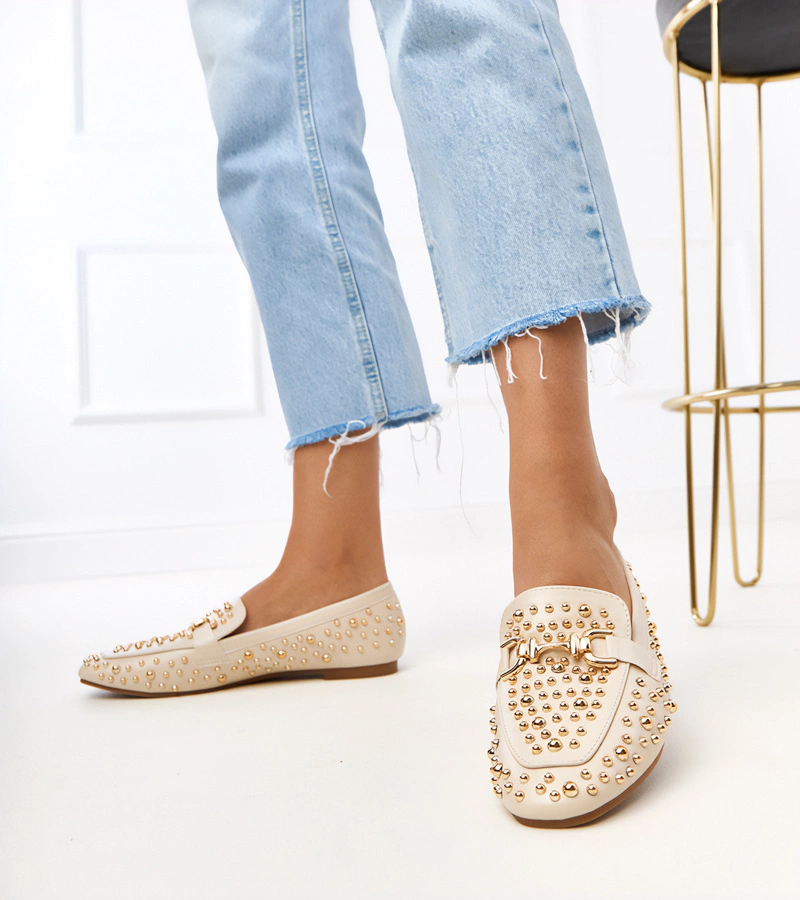 Hers Beżowe mokasyny zdobione ćwiekami
