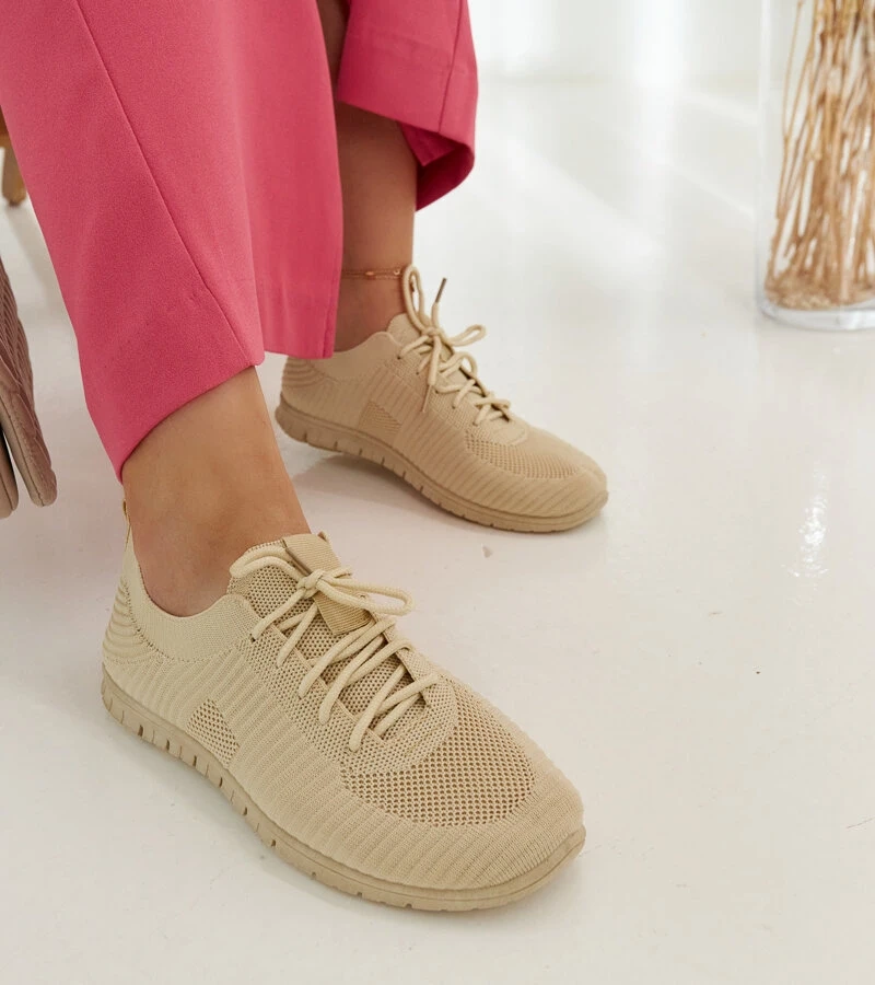 Beżowe materiałowe sneakersy