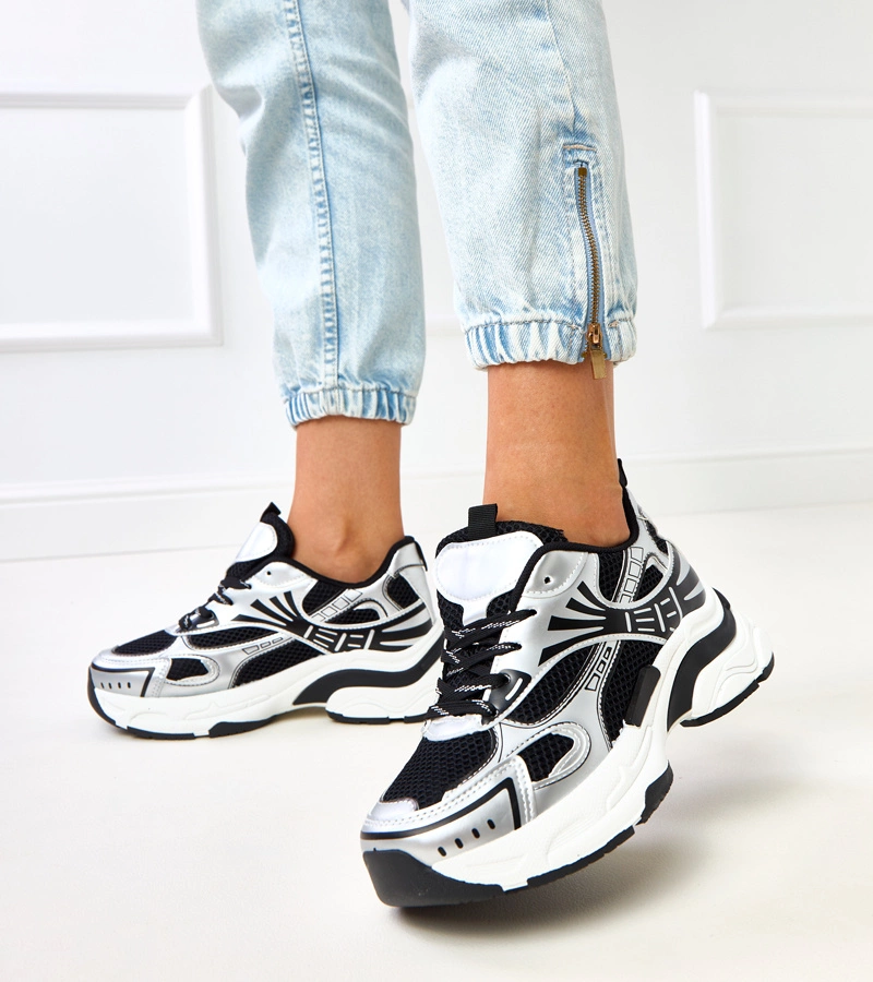 Hers Czarne sneakersy sportowe na masywnej podeszwie