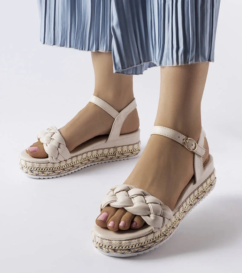 Wiązanie czarne espadryle na platformie