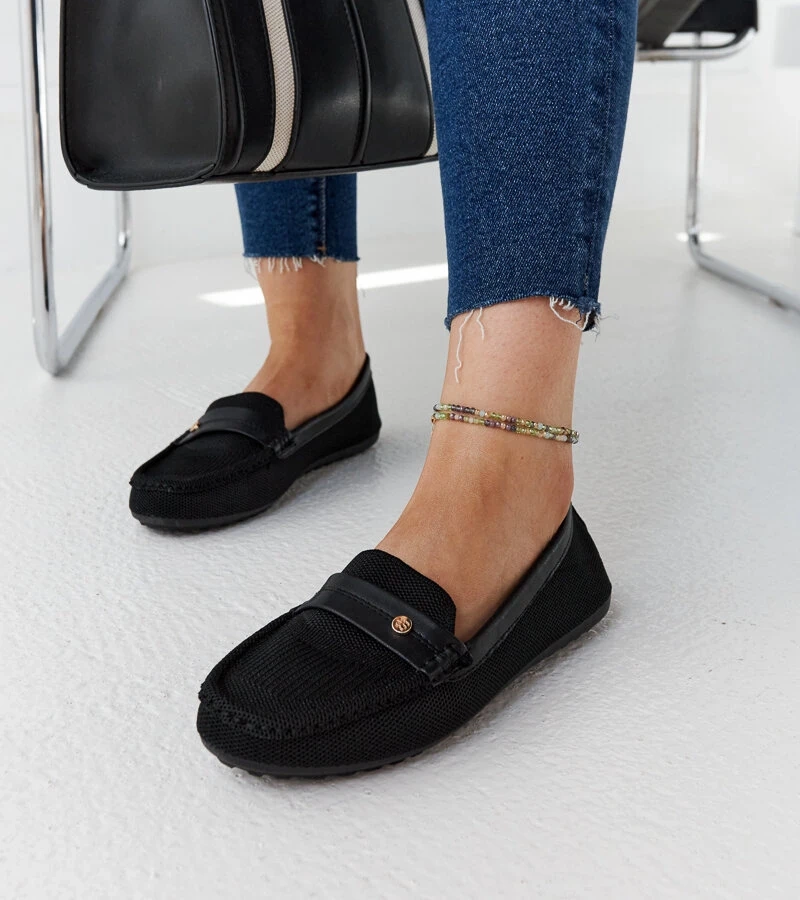 Czarne materiałowe mokasyny