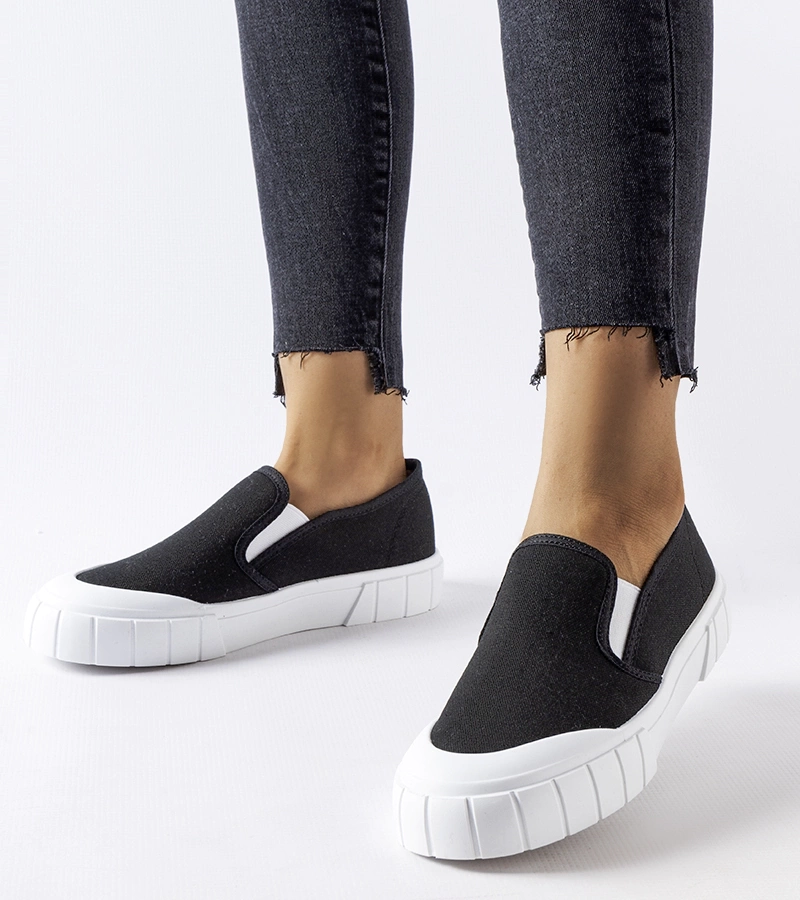 Czarne wsuwane tenisówki