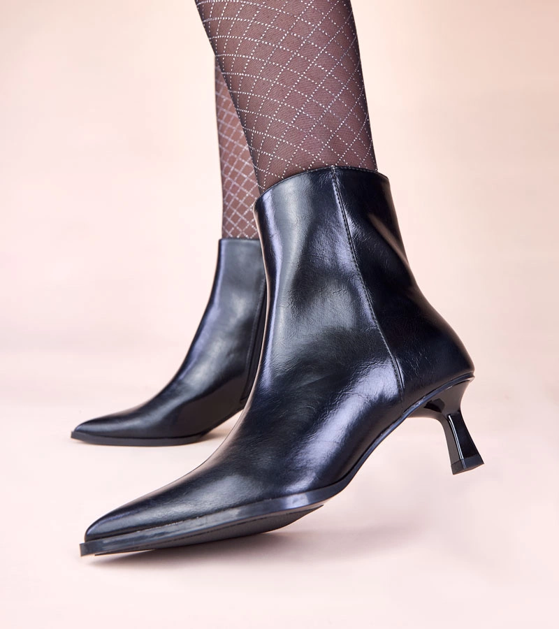 Hers Czarne botki na szpilce typu kaczuszka