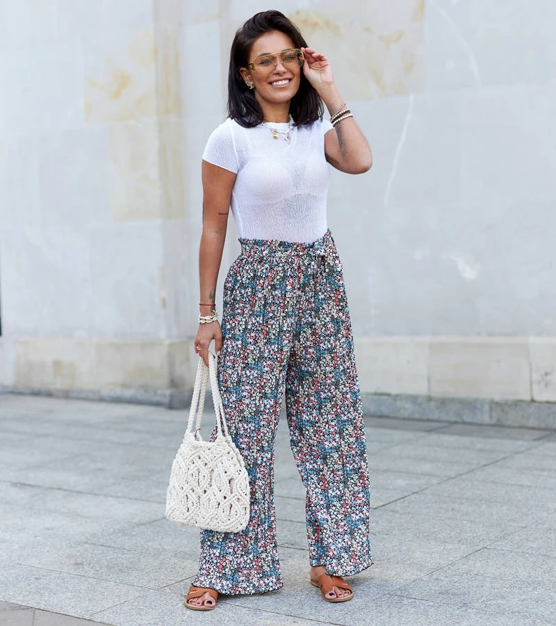 Zielone plisowane spodnie o swobodnym fasonie