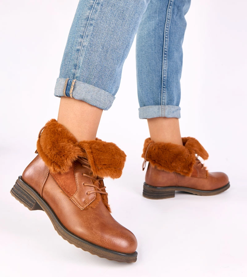 Hers Brązowe botki wiązane z futerkiem