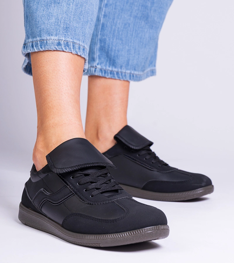 Czarne niskie sneakersy sznurowane