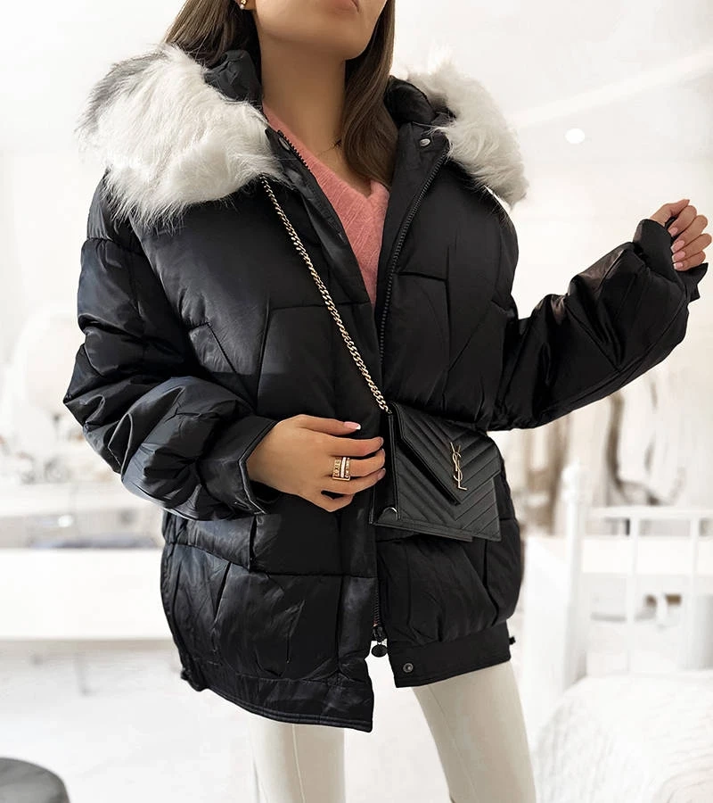 Czarna kurtka o luźnym kroju