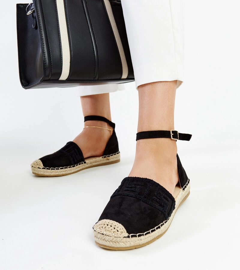 Czarne espadryle z ozdobnym wyszyciem
