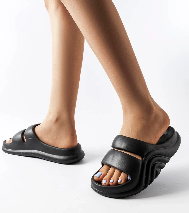 Czarne klapki gumowe