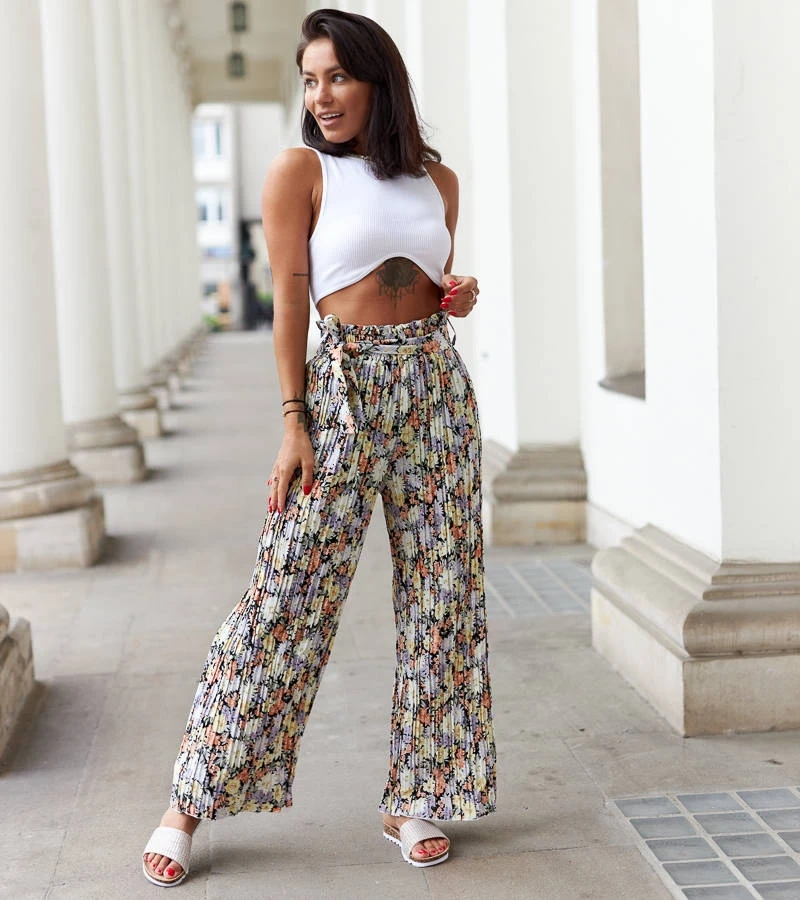 Czarne wzorzyste spodnie plisowane