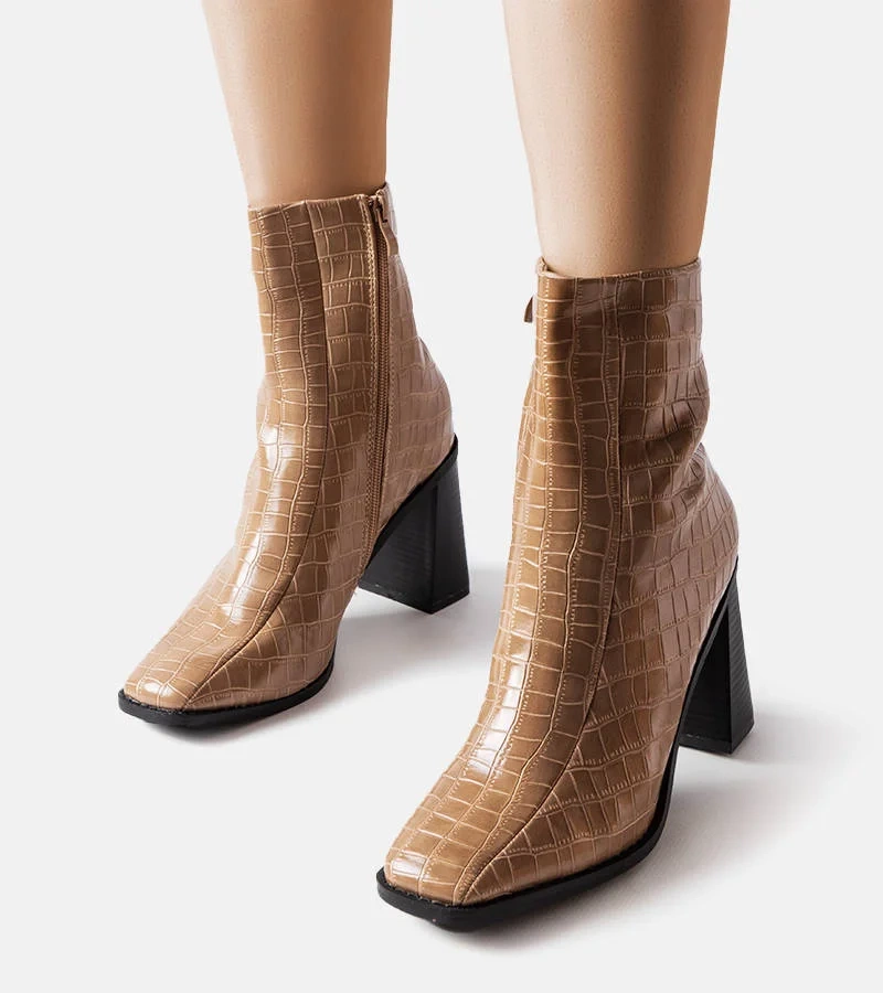 Beżowe ocieplane botki z imitacją skóry krokodyla