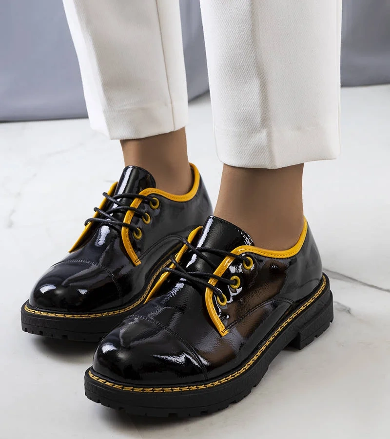 Czarno żółte lakierowane półbuty