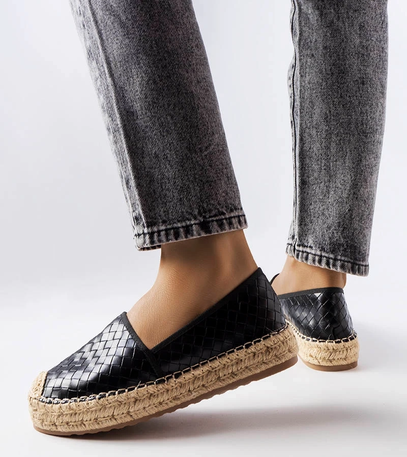 Czarne espadryle na platformie