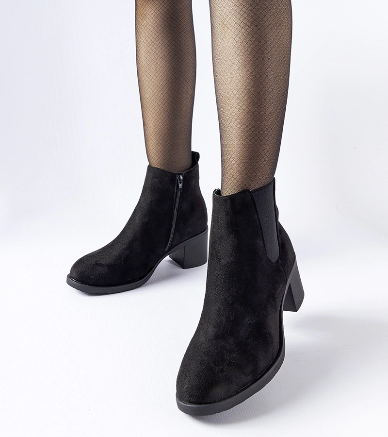 Czarne botki na niskim słupku eko-zamsz