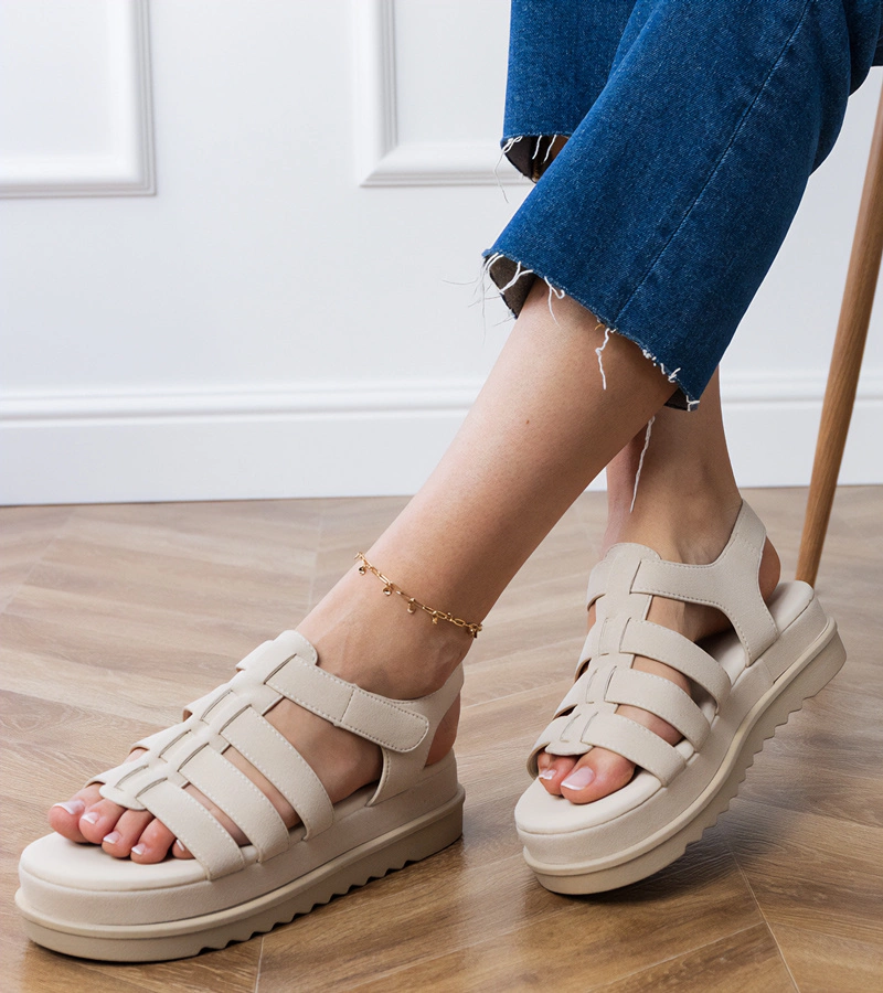 Hers Beżowe sandały gladiatorki na platformie