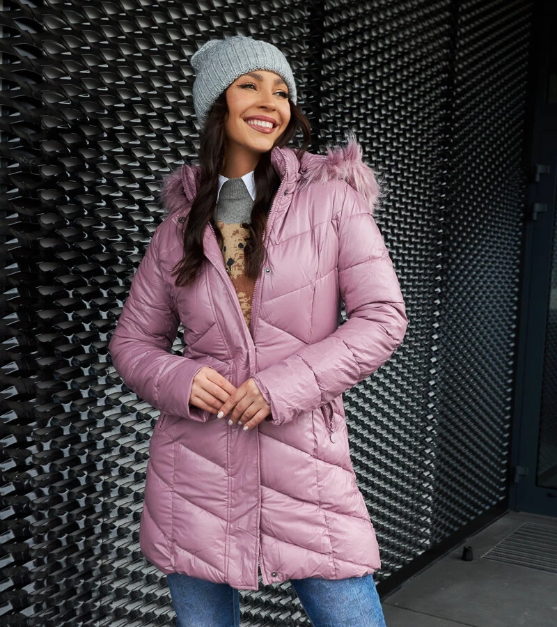 Różowa długa pikowana kurtka