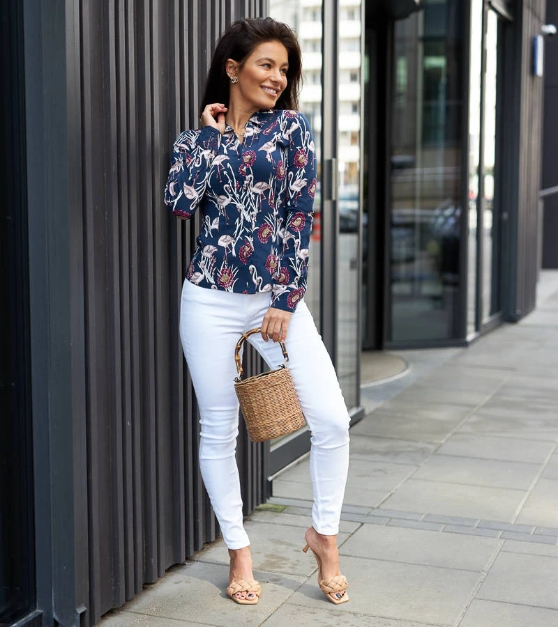 Granatowa koszula z długim rękawem